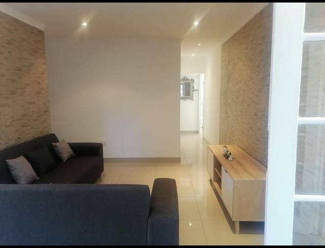 2 BEDROOM PROPERTY TO RENT IN SOMERSET PARK